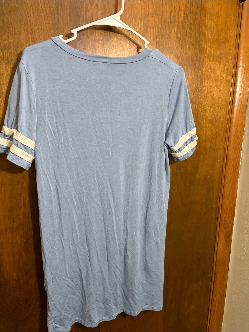 Beeson River Light Blue Short Sleeve Knot Tee with White Sleeve Stripes - Picture 6 of 6
